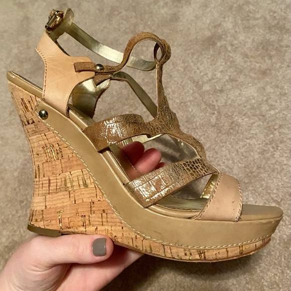 Guess gold and nude cork espadrilles - Picture 2 of 7